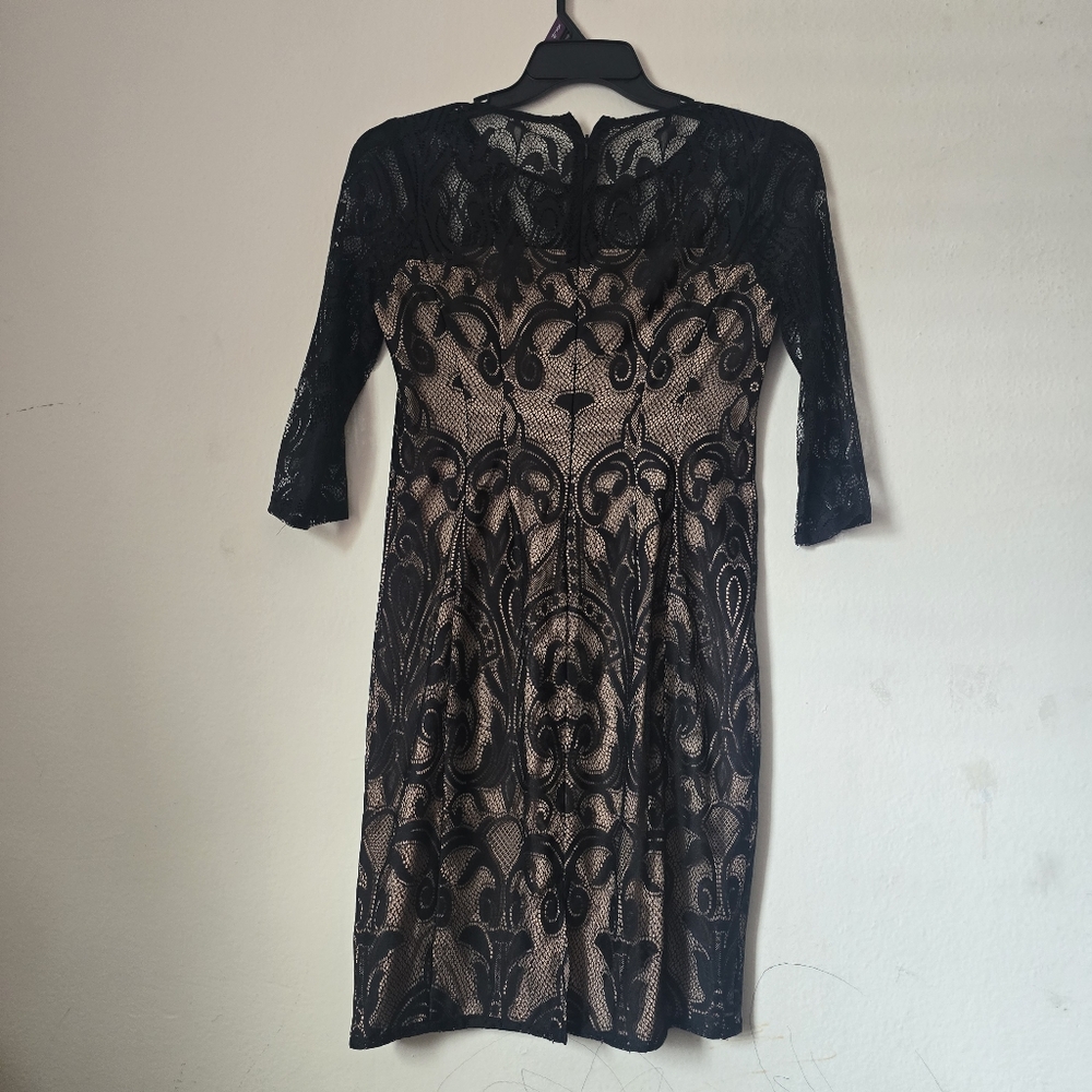 ADRIANNA PAPELL Black Sheath Cocktail Dress with 3/4 Sleeves Used Size 8P - Picture 2 of 11